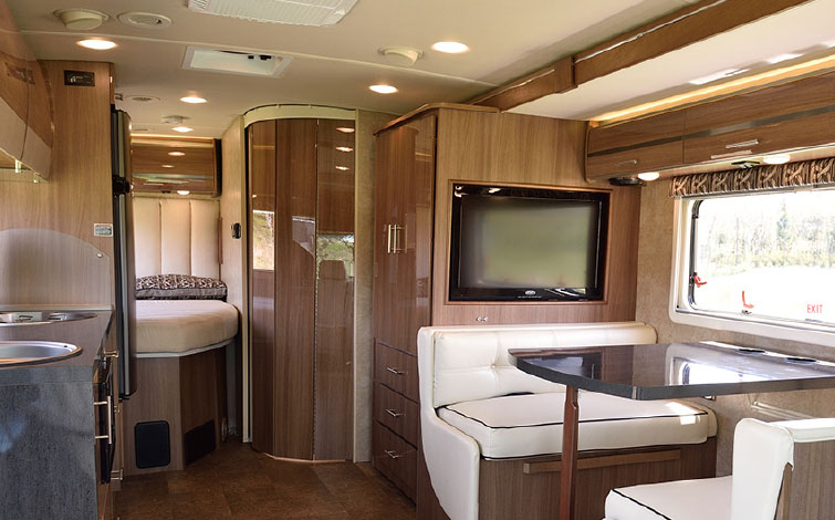 他では味わえない“豪華体験”を